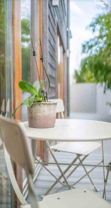 Beautiful Garden Apartment With Private Patio And Garden View Dublino Esterno foto